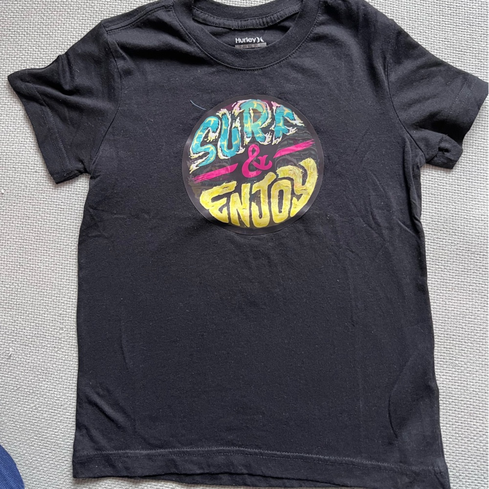 Boy Hurley halo gram t-shirt size 7, black